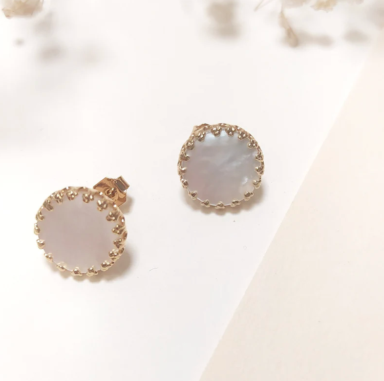 Boucles d'oreilles - petite Duchesse - Nacre blanche - Fabien Ajzenberg