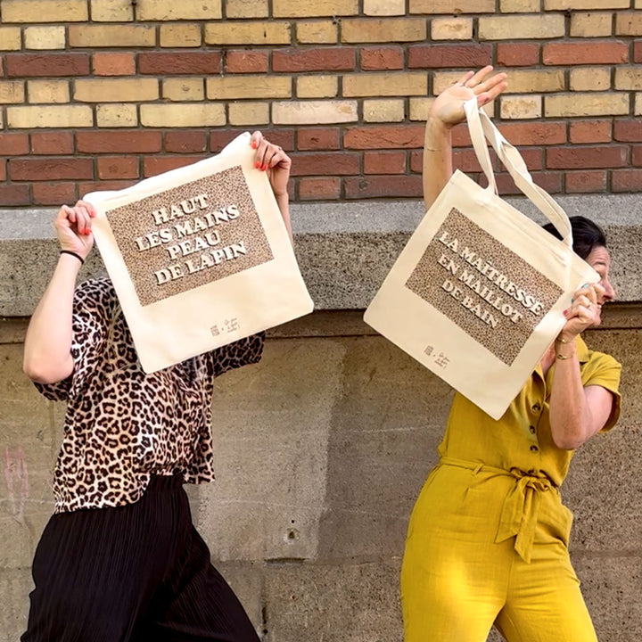 Le Duo Graou : Sac et Trousse - Haut les mains - La maîtresse en maillot de bain - On The Other Fish x On Joue à quoi maman ?