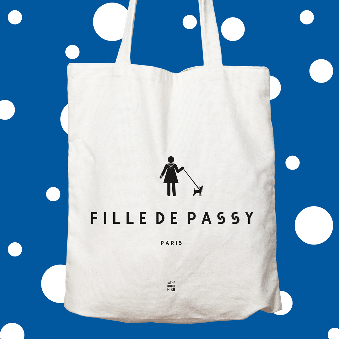 sac, tote bag, fille de, fille de Passy, Passy, paris, fille, chien, laisse, promenade, ville