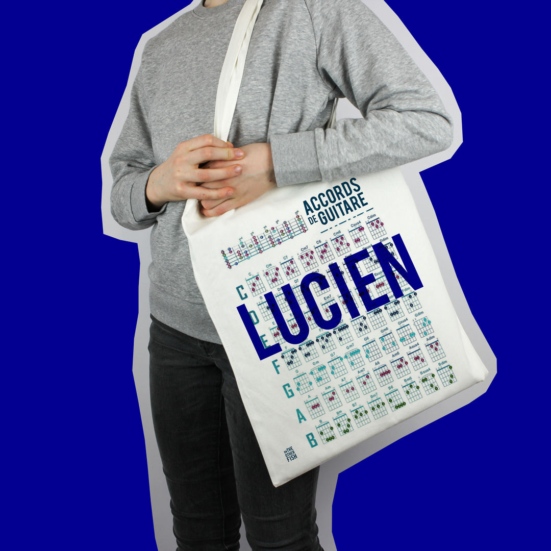 Voici le sac Guitare pour les petits musiciens en herbe. Inscrivez le nom souhaité et ajoutez au panier !