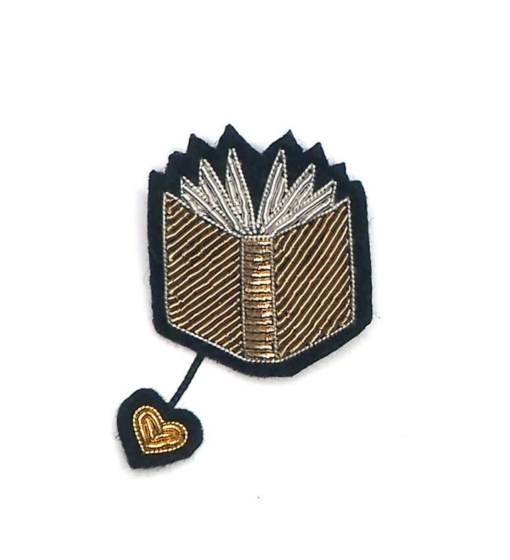 Broche livre M - Macon et Lesquoy