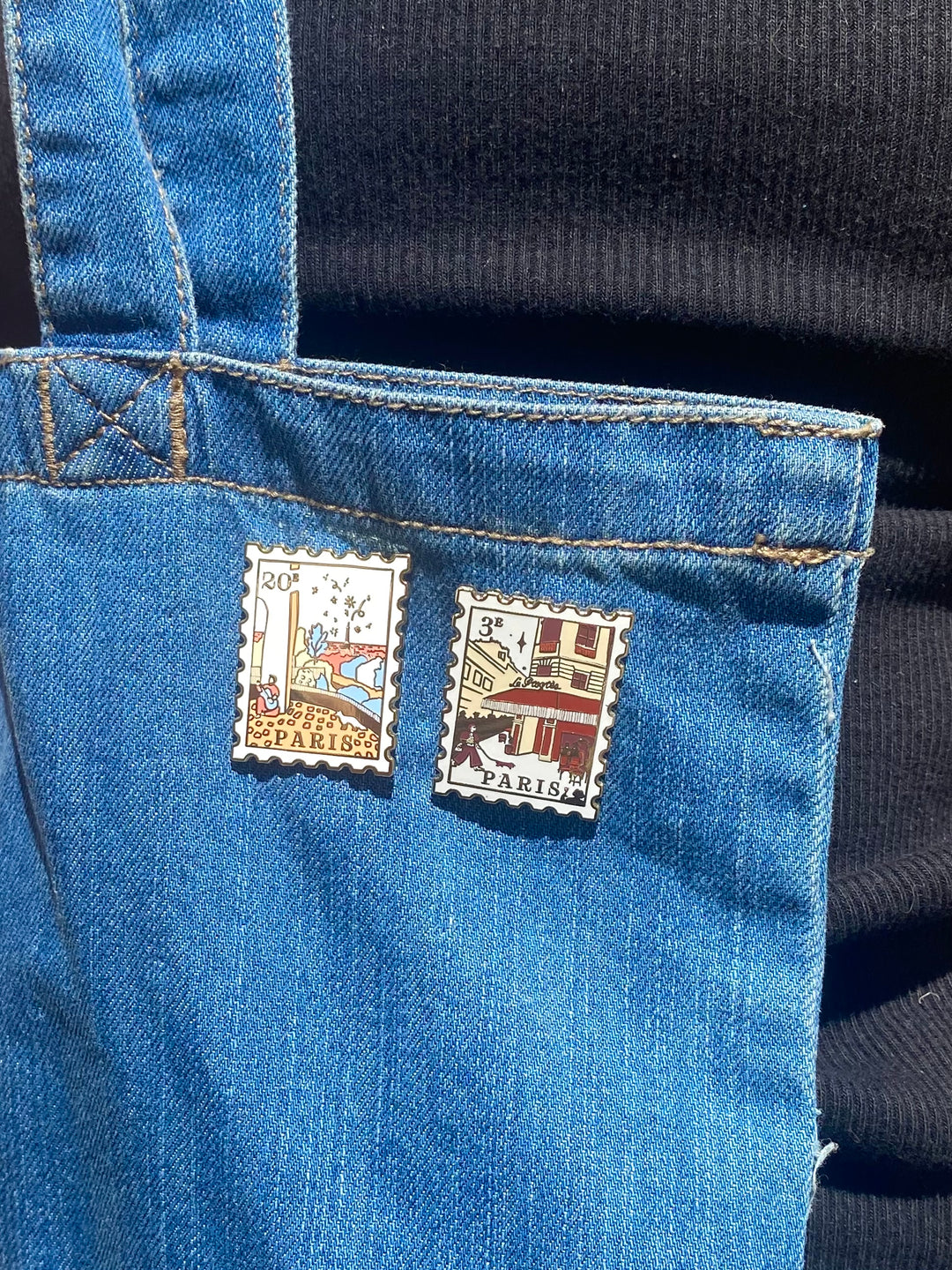 Pin's - Timbre Paris 3e - Sous le Ciel du 3ème