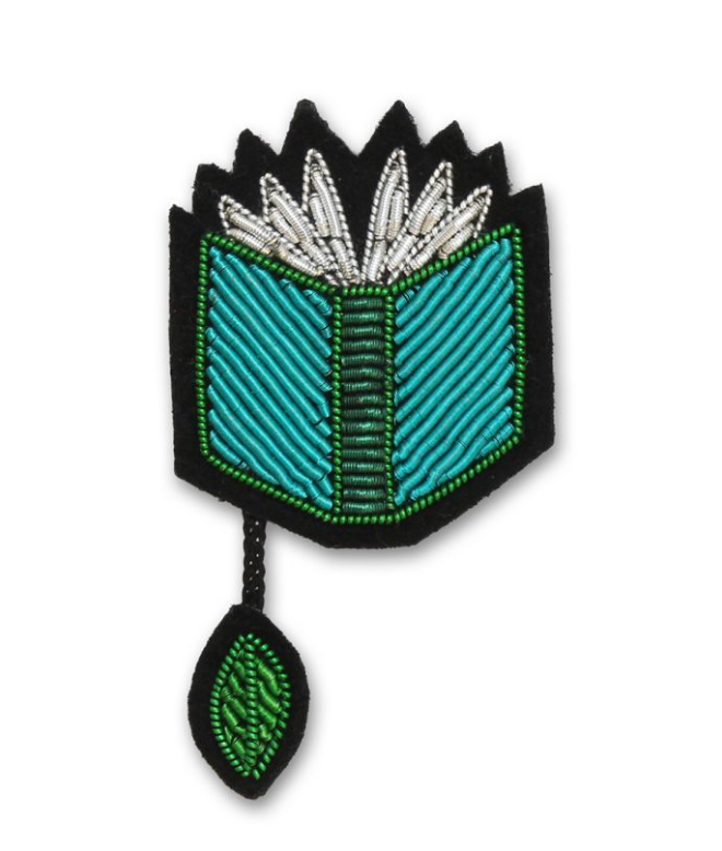 Broche livre M - Macon et Lesquoy