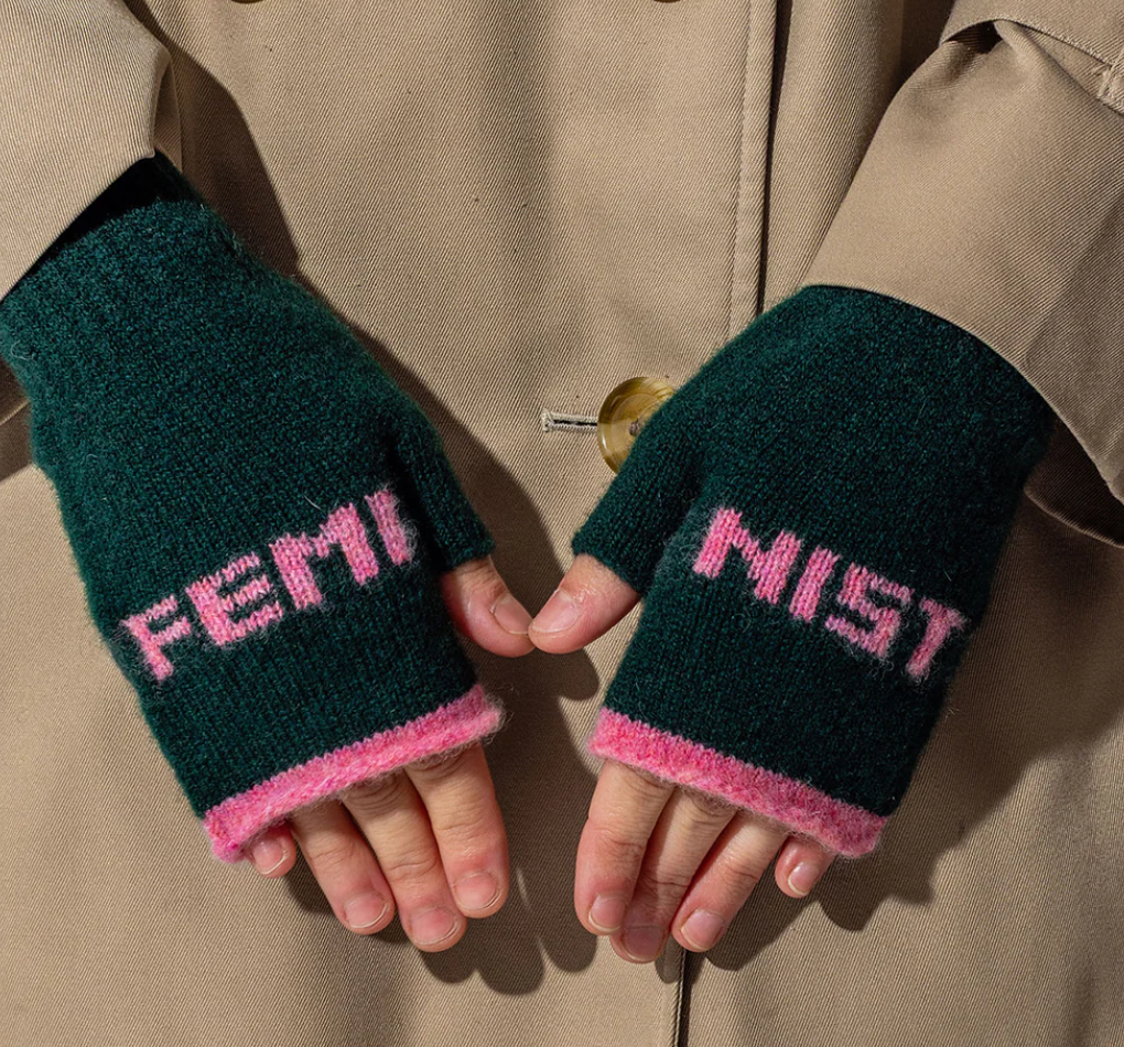 Mittens Feminist - Black & Beech