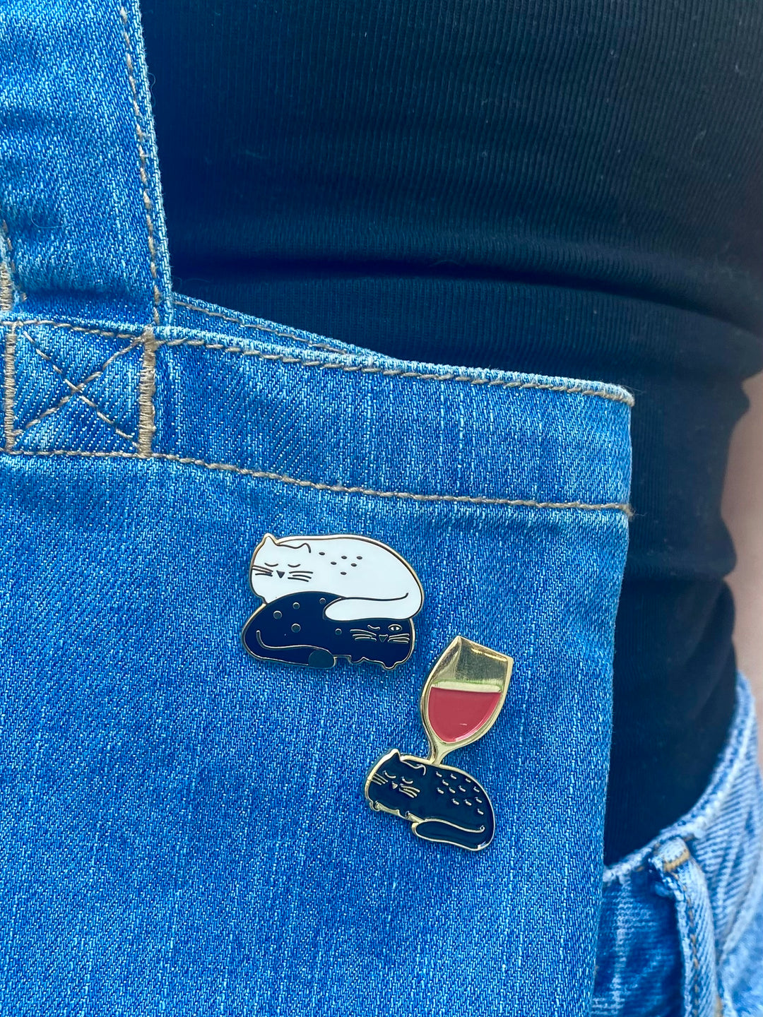 Pin's - À deux c'est mieux - Deux chats noir et blanc