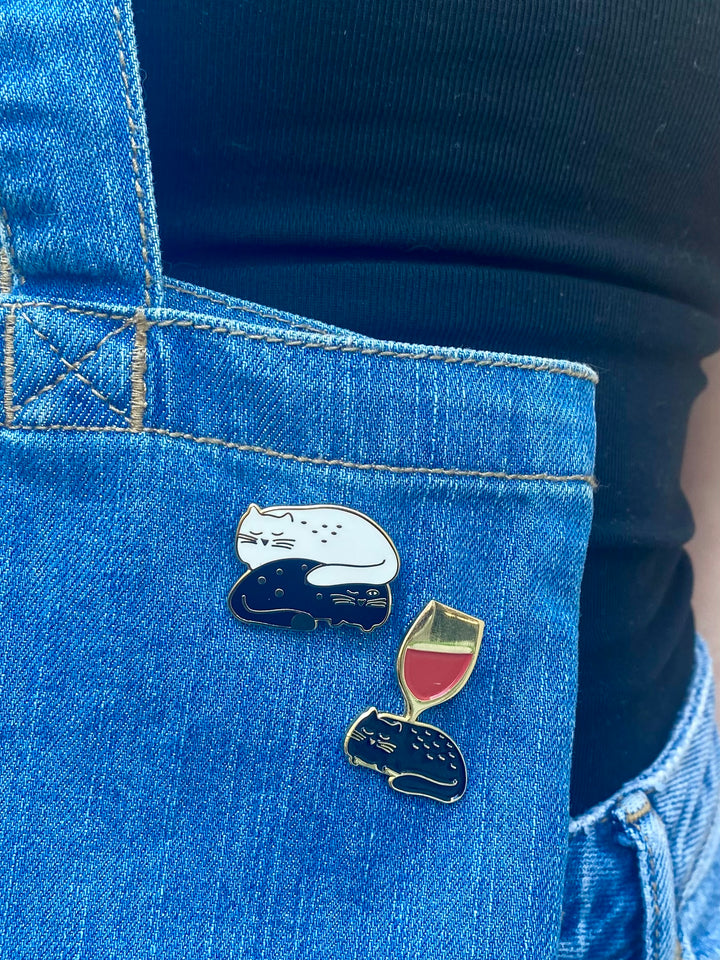 Pin's - À deux c'est mieux - Deux chats noir et blanc