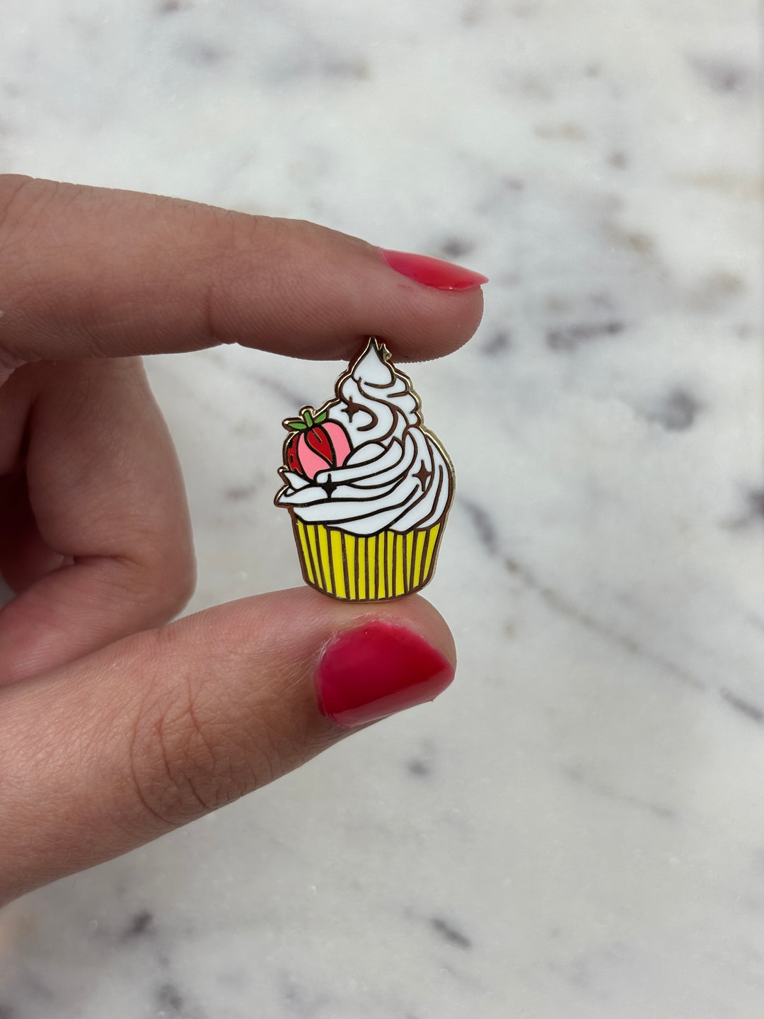 Pin's Bogato x Les Imprimeuses - Poche à douille et cupcake - La crème de la crème