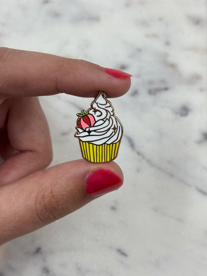 Pin's Bogato x Les Imprimeuses - Poche à douille et cupcake - La crème de la crème