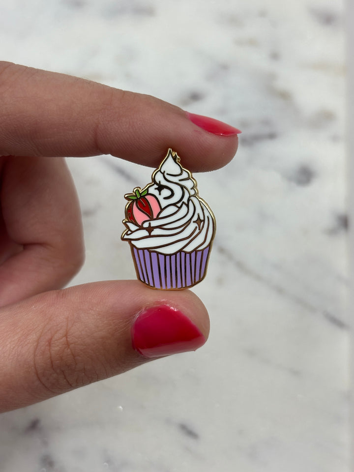Pin's Bogato x Les Imprimeuses - Poche à douille et cupcake - La crème de la crème
