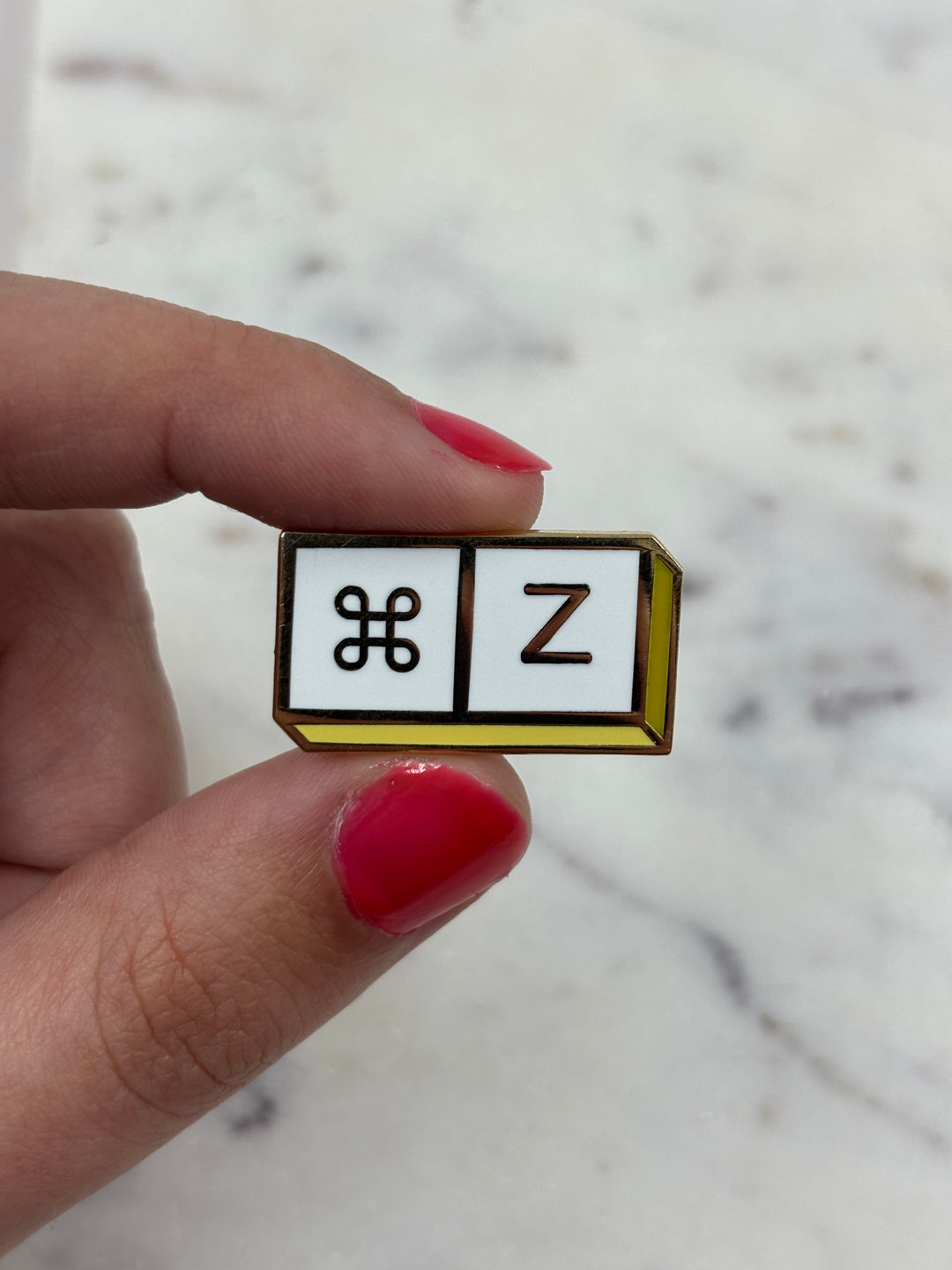 Pin's - Pomme Z - Et si on effaçait-tout ?