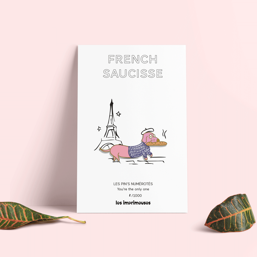 Pin's French Saucisse – Teckel Parisien avec Baguette et Pull Tricoté – Les Imprimeuses