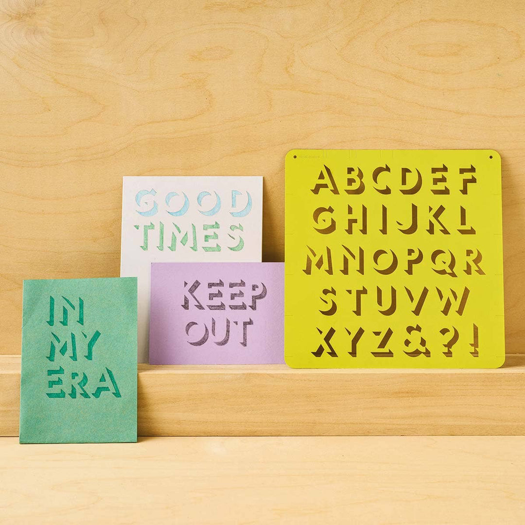 Pochoir alphabet en métal - Just My Type - Another Studio